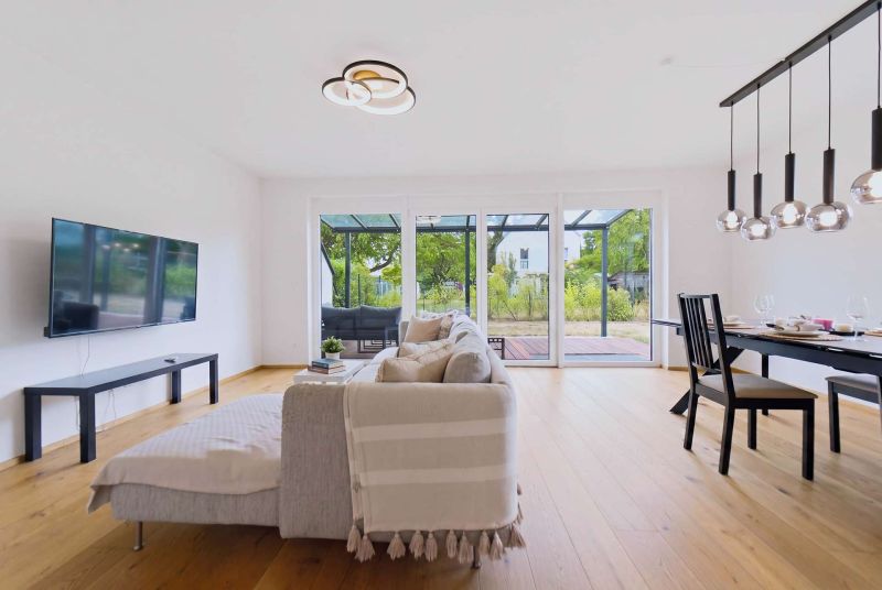 Hochwertiges Eckreihenhaus in Ruhelage mit gro�em Garten, Keller, PV-Anlage und zwei Stellpl�tzen /  / 1220&nbsp;Wien / Bild 2
